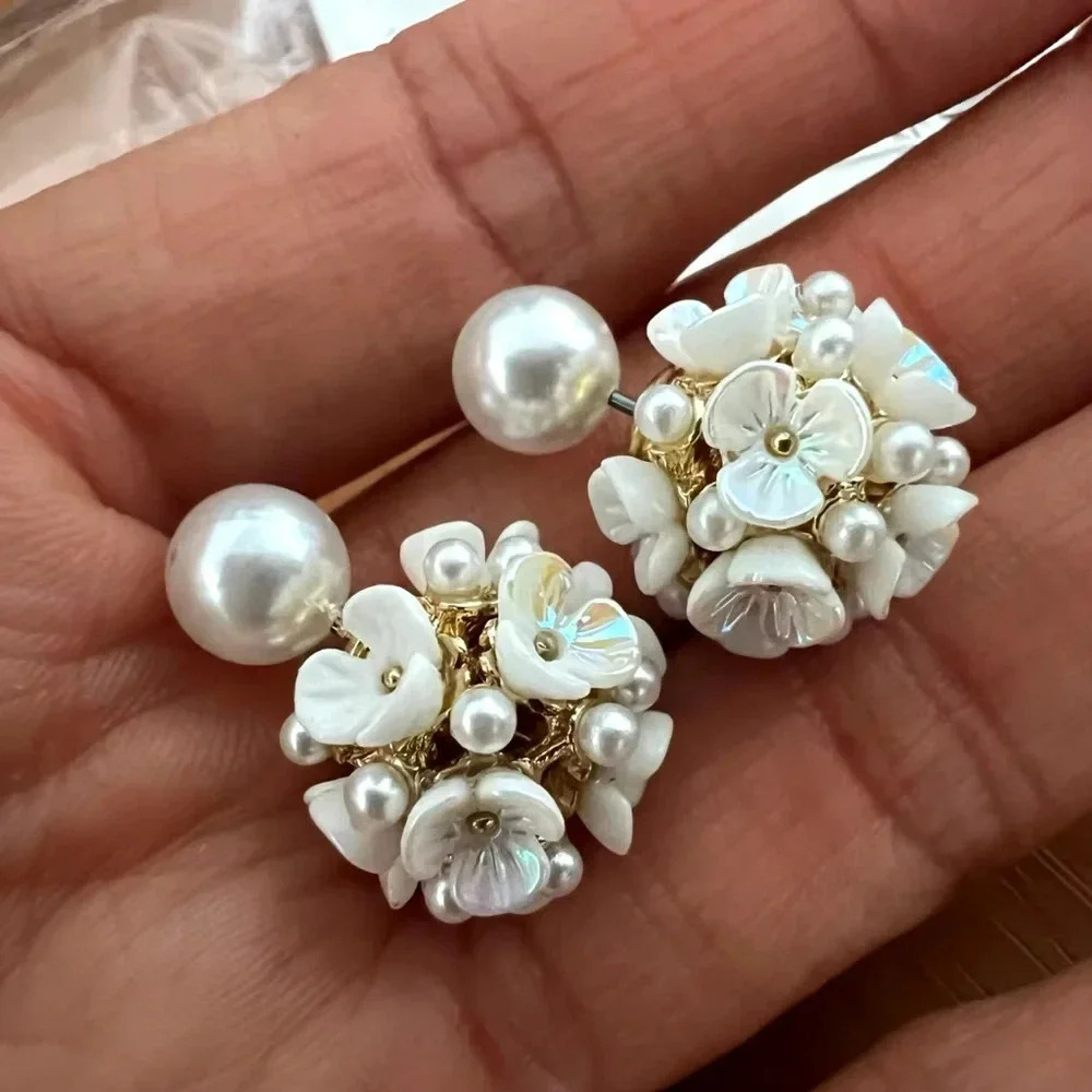 Perla White Shell Flower Stud Earrings - Picture 10 of 13